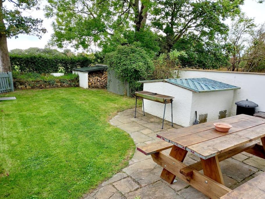Rhos Y Bel Cottage Angelsey Llangadwaladr  Extérieur photo